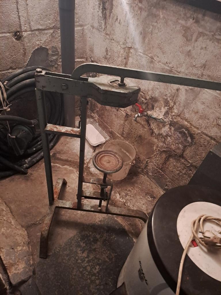 Ancienne bouchonneuse, Enlèvement