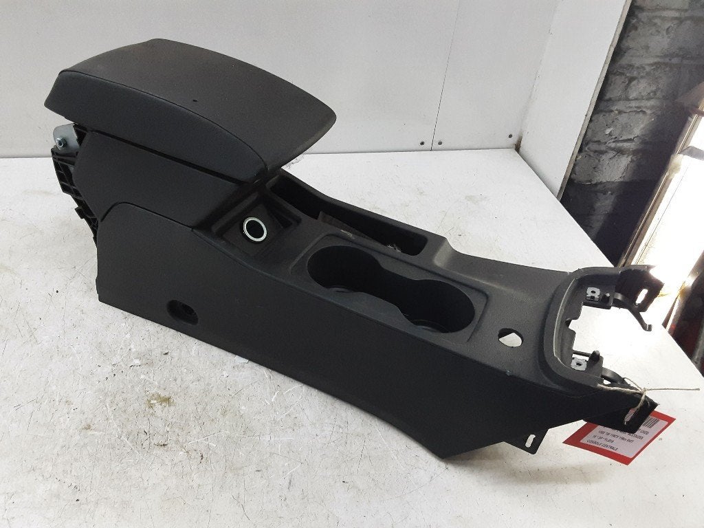 CONSOLE CENTRALE Seat Leon SC (5FC) (05F864981A), Mevr. I. Hauben, Utilisé, Rue de l'Espoir 34 34
4030  GRIVEGNÉE, BE, Info@Collignon.be