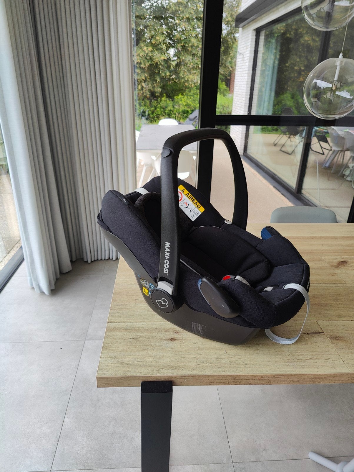Maxi - Cosi Babystoel met verkleinkussen, Kinderen en Baby's, Autostoeltjes, Ophalen, Zo goed als nieuw, Maxi-Cosi, Autogordel of Isofix
