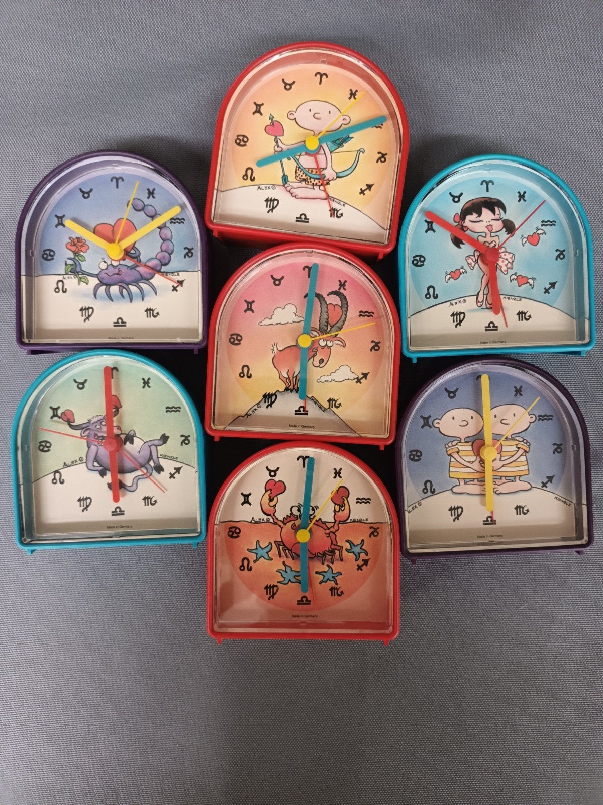 Unieke Vintage Kienzle Astrologie Wekkers / Klokjes – Set, Ophalen