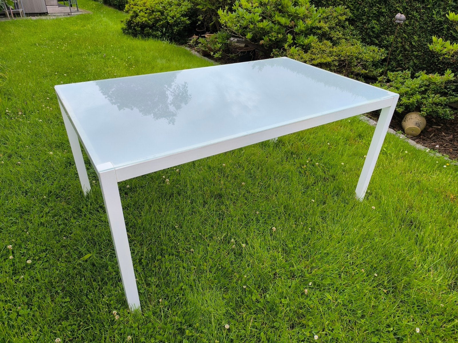 stalen buitentafel met glazen blad, Ophalen
