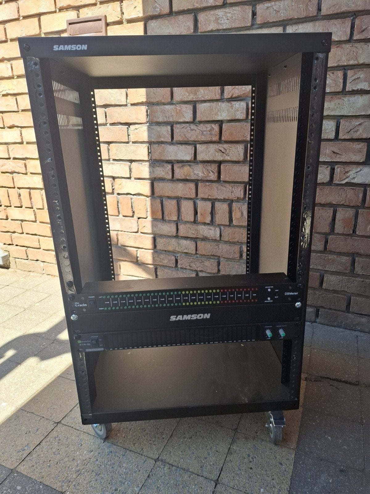 rack + decibel meter + spectrum analyzer, Enlèvement
