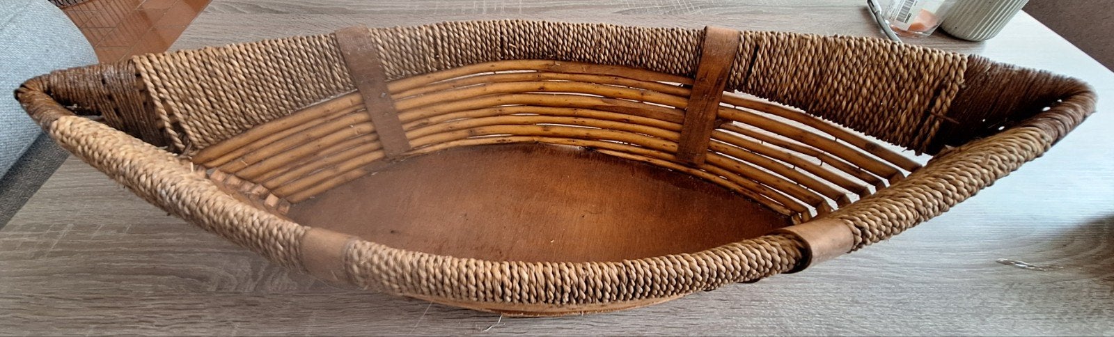 Panier en osier vintage de forme bateau., Enlèvement ou Envoi