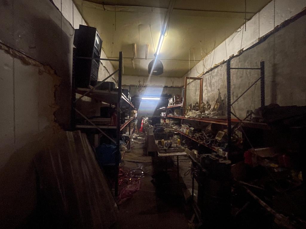 Magazijn in Sint niklaas te koop, Immo, Huizen en Appartementen te koop, Provincie Oost-Vlaanderen, 500 tot 1000 m², Overige soorten