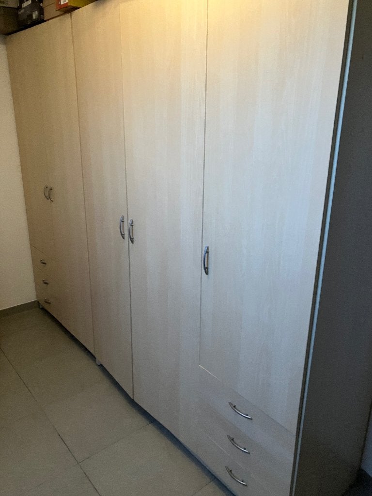 2 kleerkasten , bergkasten  gratis , moet dringend weg, Enlèvement