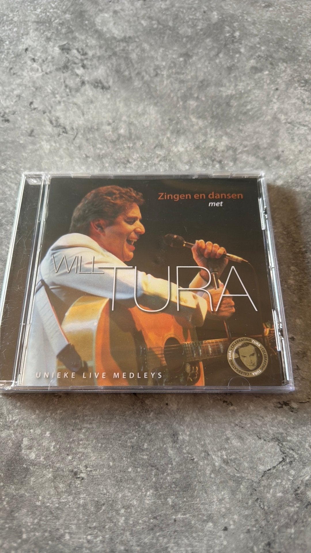 Zingen en dansen met Will Tura ( Nieuw), Cd's en Dvd's, Cd's | Nederlandstalig, Ophalen, Zo goed als nieuw