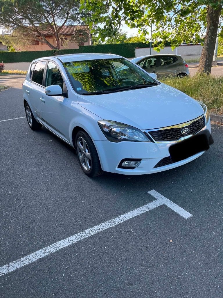 Kia ceed pro 1,6 crdi 2010 nouveau embrayage 180000 km, Autos, Kia, Particulier, (Pro) Cee d, ABS, Airbags, Air conditionné, Bluetooth