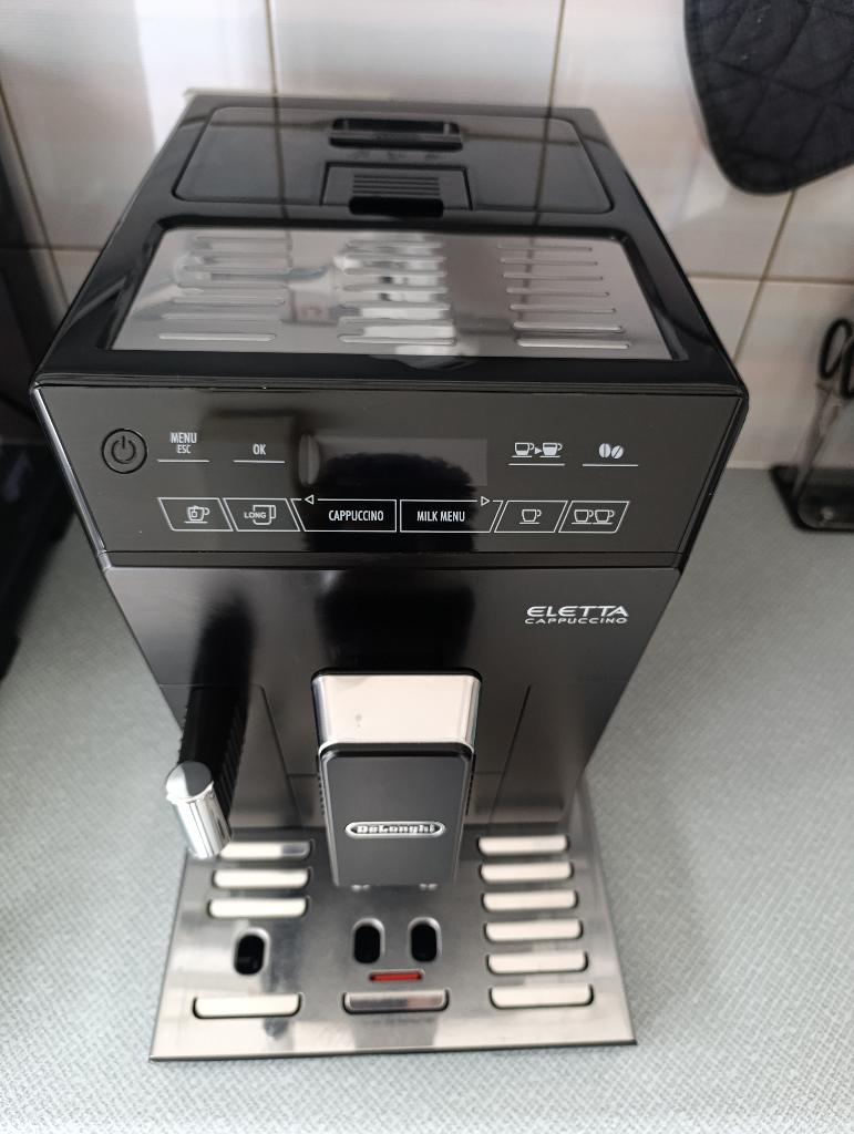 Machine à café Delonghi, Elektronische apparatuur, Koffiezetapparaten, Ophalen, Gebruikt, Espresso apparaat, 2 tot 4 kopjes
