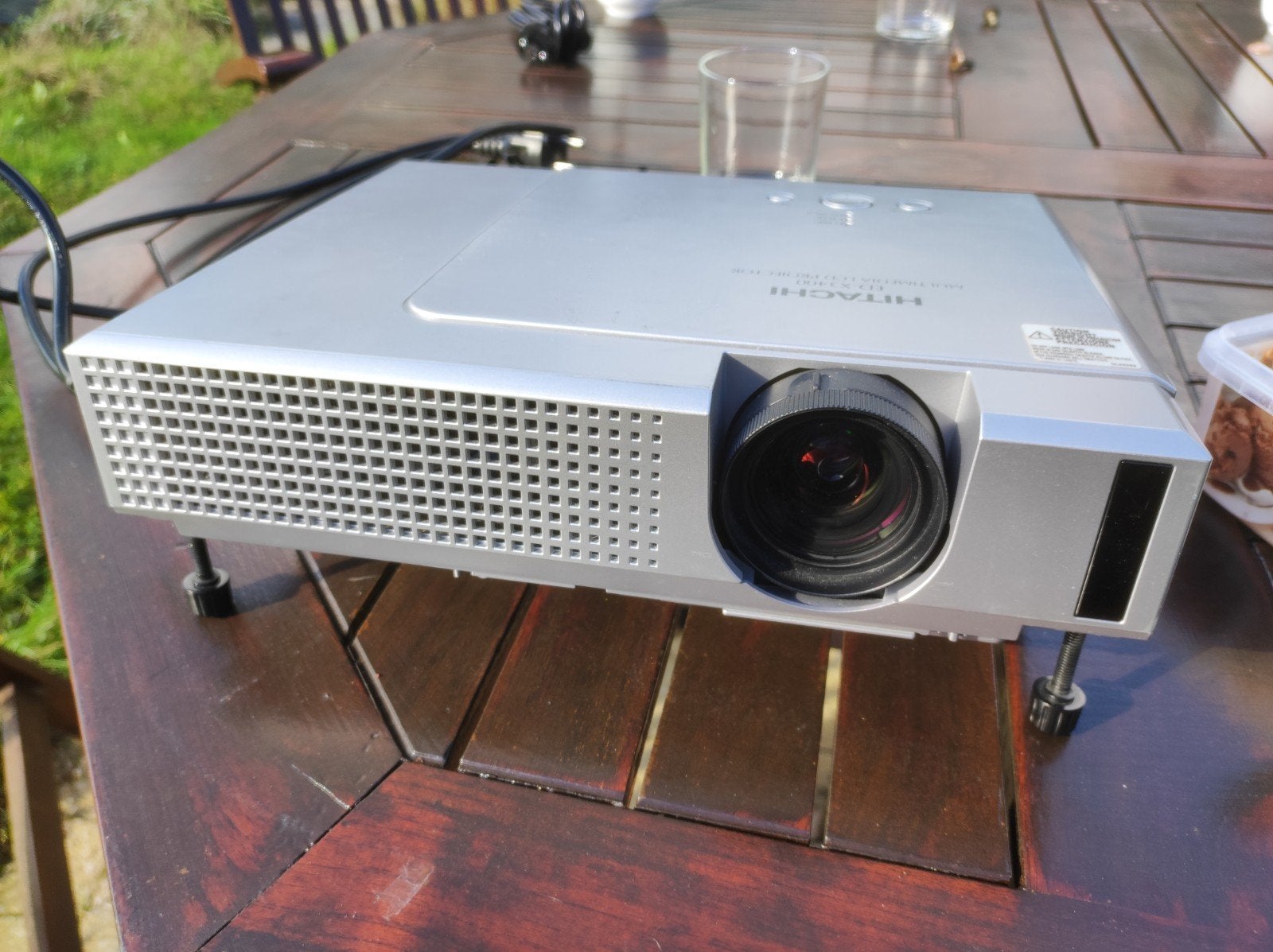 Hitachi Beamer + HDMI kabel, Gebruikt, HD (720), Ophalen of Verzenden, DLP