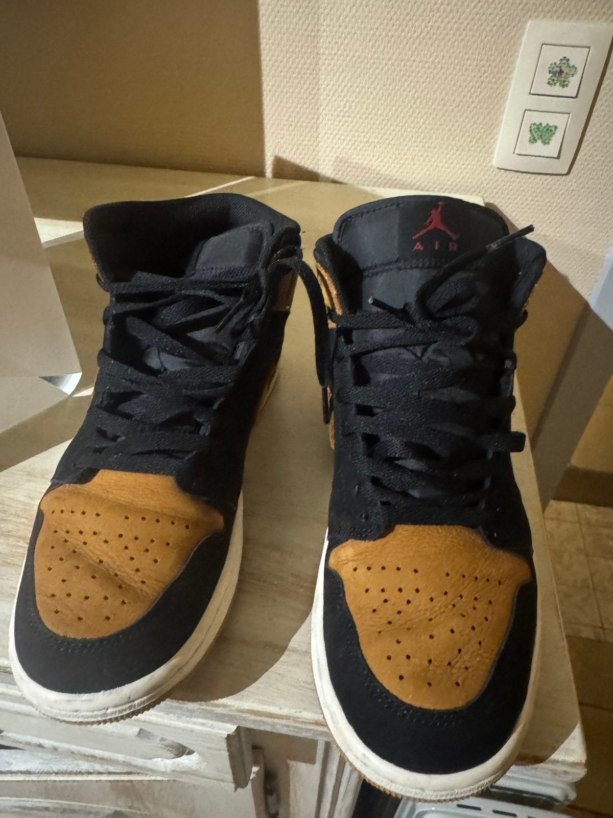 Nike Air Jordan 1 Mid 41, Vêtements | Hommes, Chaussures, Enlèvement ou Envoi, Brun, Porté, Chaussures de sport