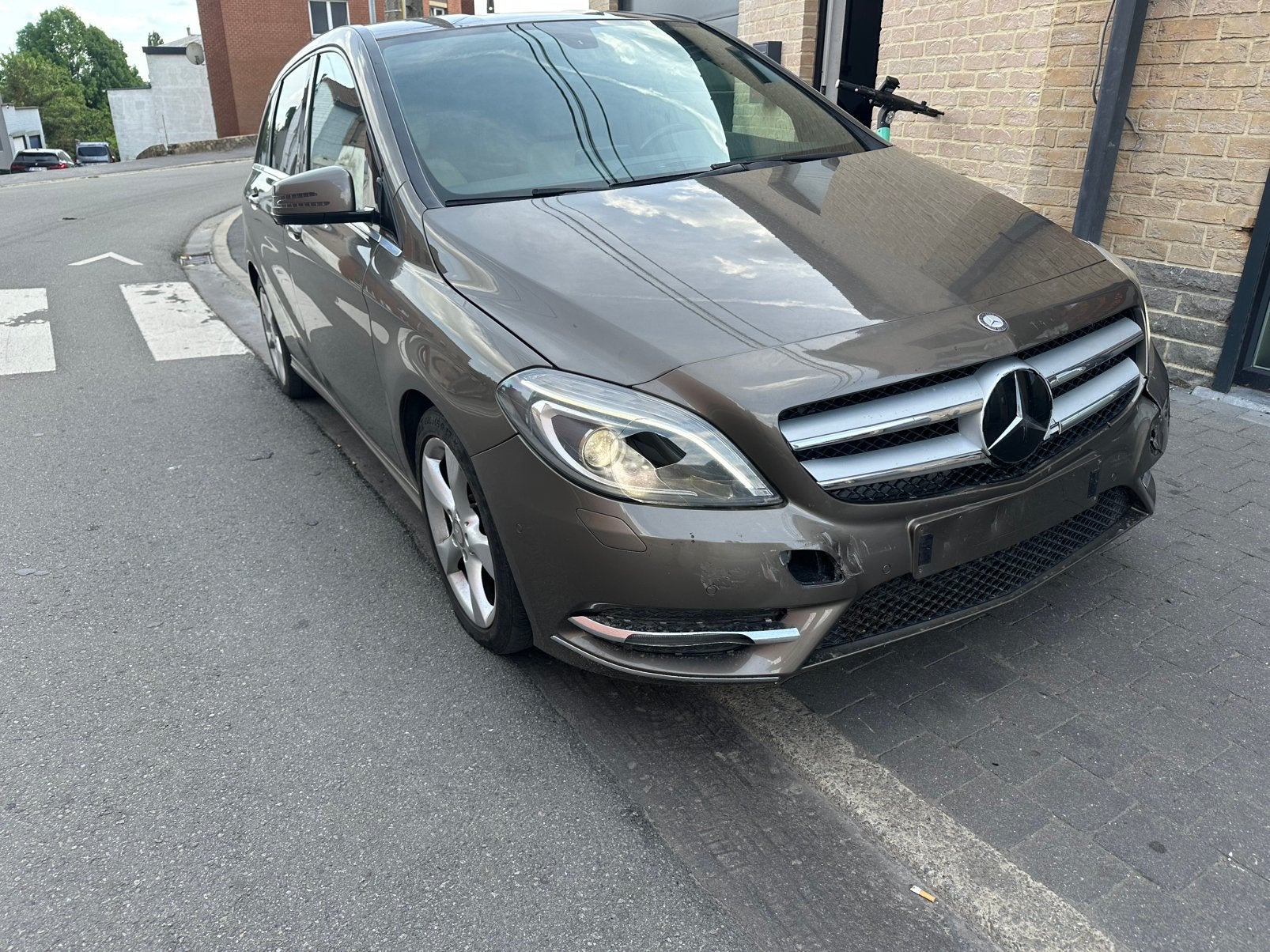 Mercedes classe B roule super bien, aucun frais à prévoir, Autos, Mercedes-Benz, Cuir, Euro 5, Achat, Beige