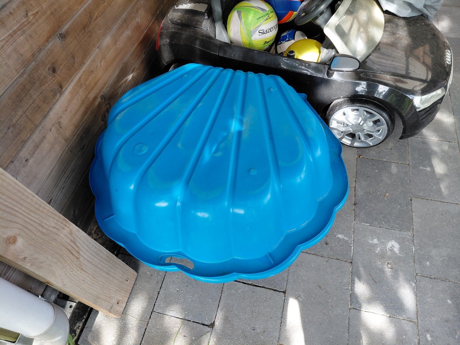 Schelp met zand, Ophalen