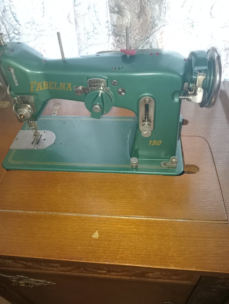 Vintage Fabelna 130 naaimachine in meubel, Antiek en Kunst, Ophalen