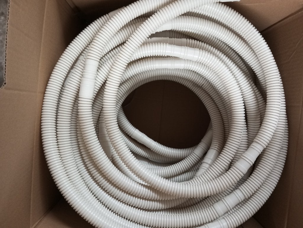 Nieuwe AIRCO afvoerleiding wit  lengte 33 meter, Doe-het-zelf en Bouw, Afvoer, Minder dan 20 mm, 6 meter of meer, PVC