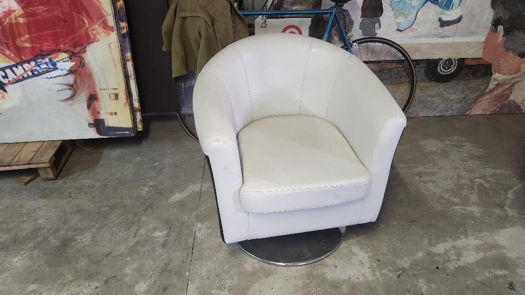 Witte leren fauteuil, Huis en Inrichting, Ophalen, 100 tot 125 cm, Leer, Zo goed als nieuw