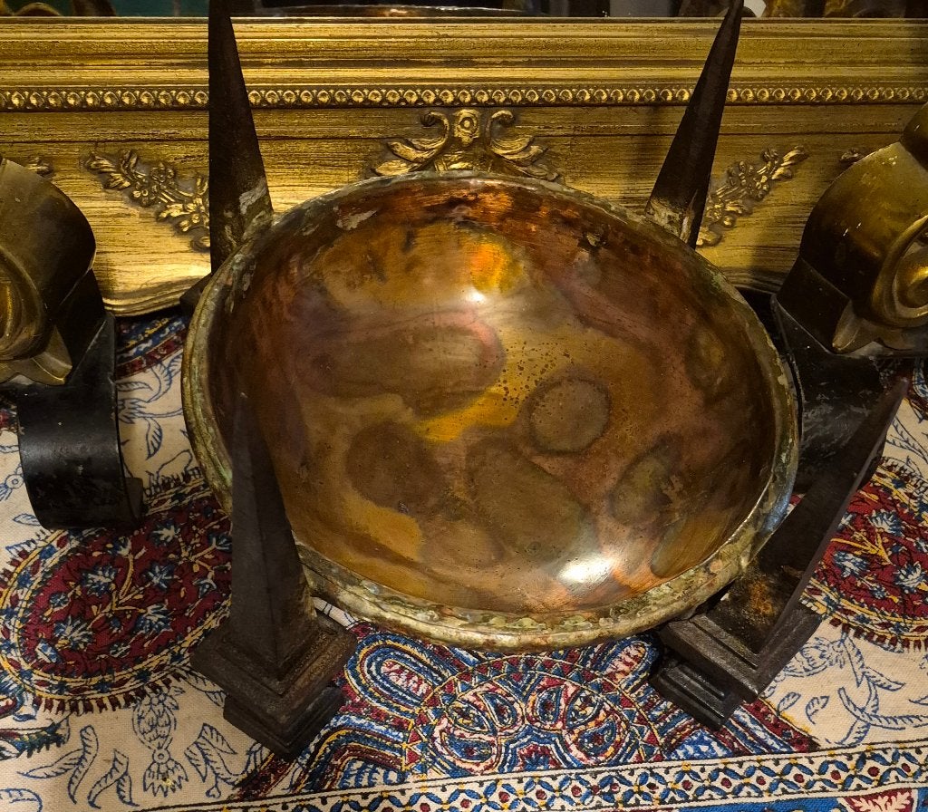 decoratieve schaal met een karakteristiek verweerd patina, Ophalen of Verzenden