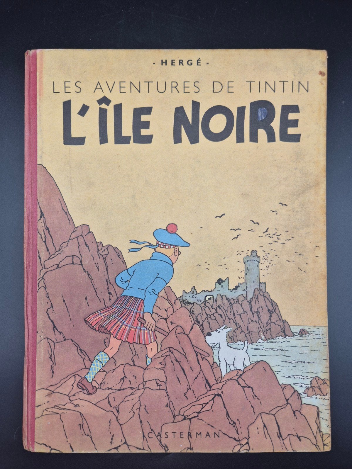 Tintin L'Île Noire B2 1948 roodrug Hergé Casterman zeldzaam, Ophalen of Verzenden