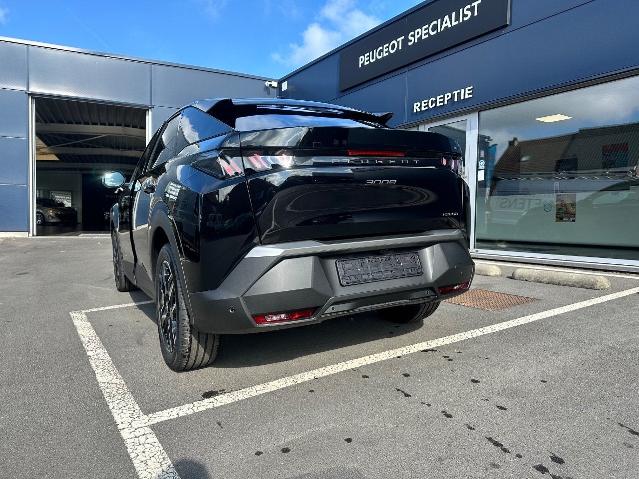 Peugeot 3008 Allure (bj 2025, automaat), Auto's, Automaat, Gebruikt, 144 pk, Zwart