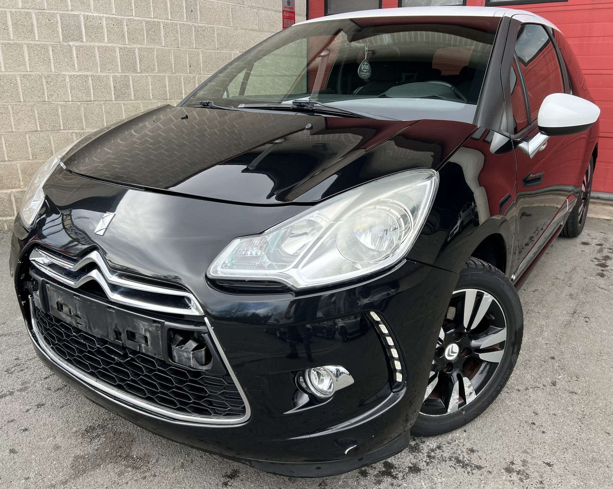 Citroën DS3 1.2 VTi So Chic + CLIM + JANTES, Autos, Citroën, Euro 5, Achat, 1496 kg, Entreprise