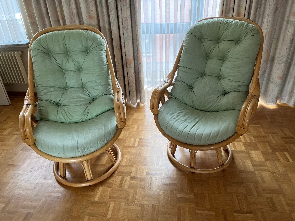2 Rieten draaibare zetels, Huis en Inrichting, Ophalen, Zo goed als nieuw, Riet of Rotan