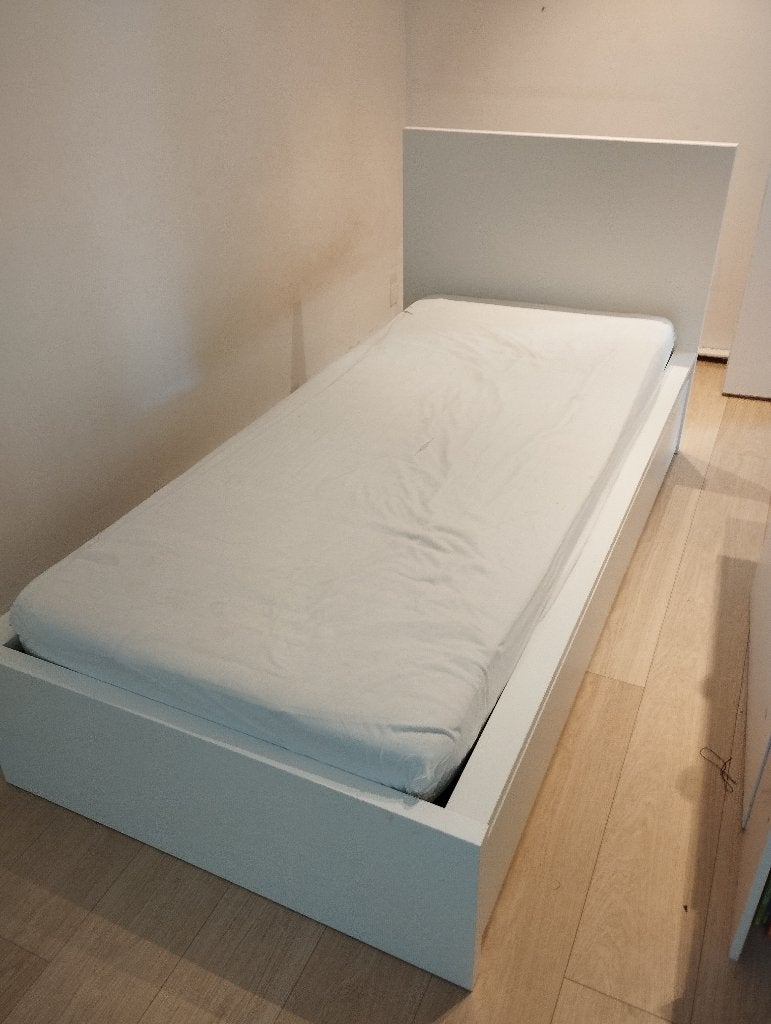 Lit Ikea + sommier + tiroirs+ matelas, Maison & Meubles, Chambre à coucher | Lits, Comme neuf, Une personne, Enlèvement