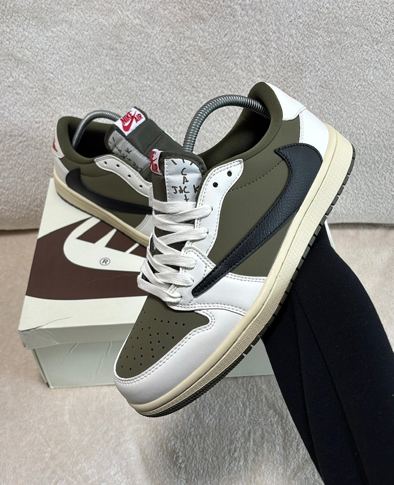 Nike Air Jordan 1 Low x Travis Scott Olive Green– Maat 42, Vêtements | Hommes, Chaussures, Neuf, Enlèvement ou Envoi, Autres couleurs