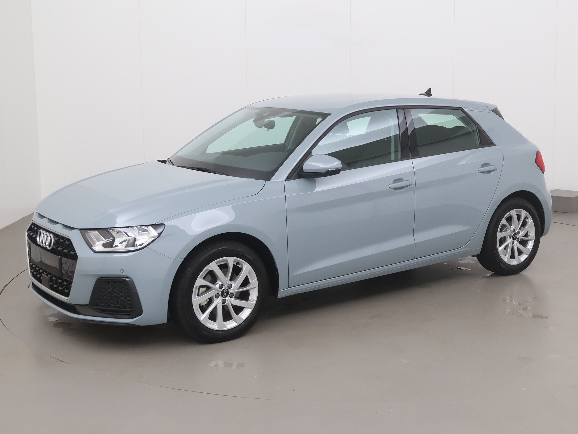 Audi A1 sportback tfsi business ed advanced 110 AT, Autos, Audi, Argent ou Gris, Achat, Entreprise, Autre carrosserie