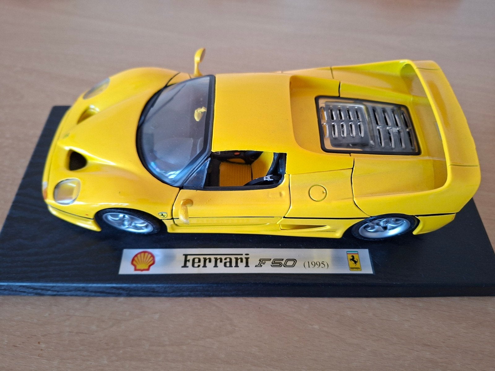 Ferrari F50 (1995) – Maisto Shell Collezione – 1:18 – Geel, Enlèvement ou Envoi, Comme neuf, Voiture, Maisto