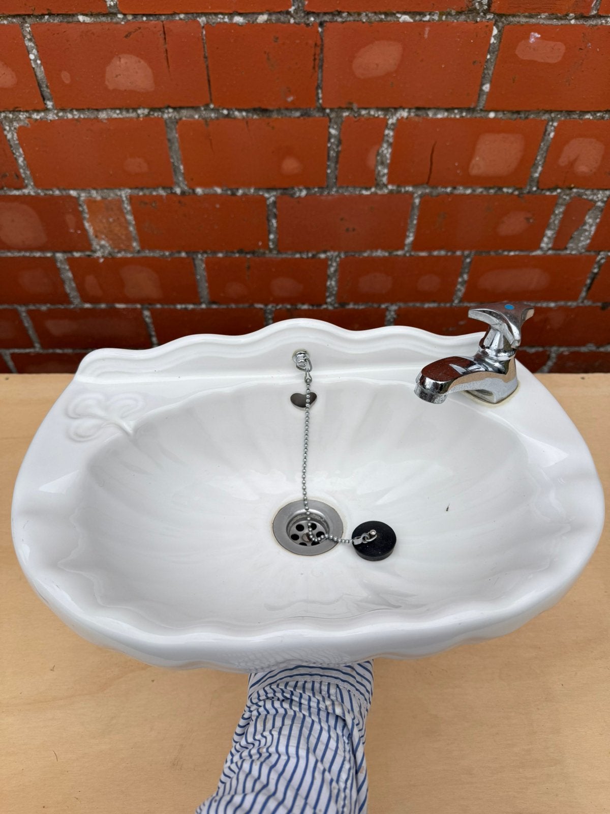 Lavabo met kraan en sifon, Gebruikt, Minder dan 100 cm, Wasbak of Wastafel, 25 tot 50 cm