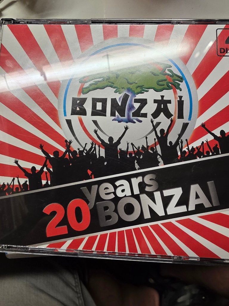 Bonzai cd box 20 jaar, Cd's en Dvd's, Ophalen of Verzenden, Zo goed als nieuw, Dance Populair