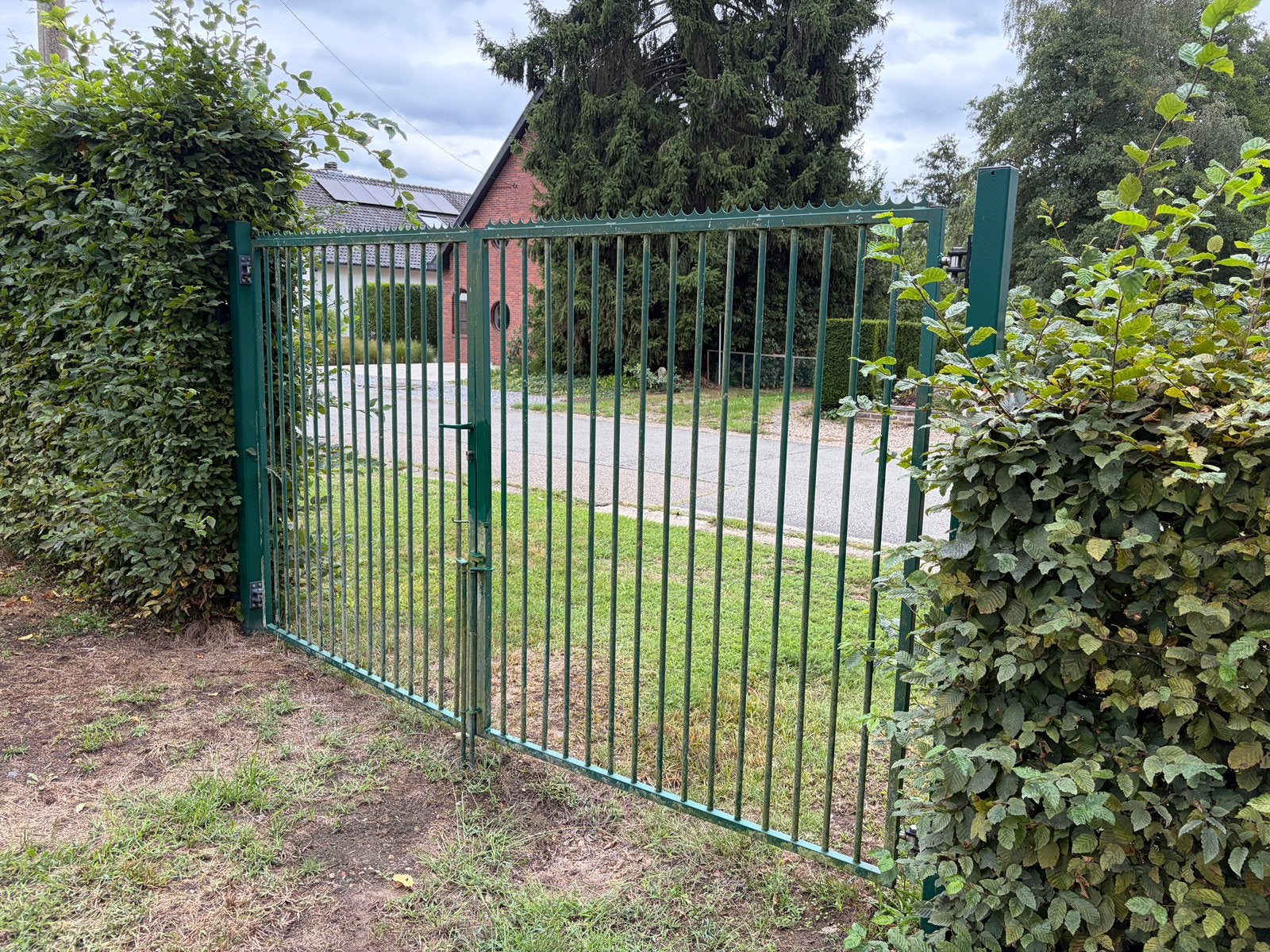 Metalen hek, Tuin en Terras, Ophalen, Zo goed als nieuw