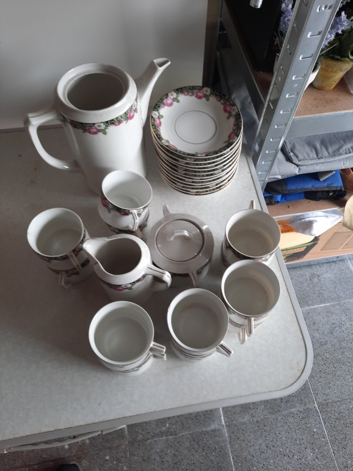 Koffieservies, Ophalen