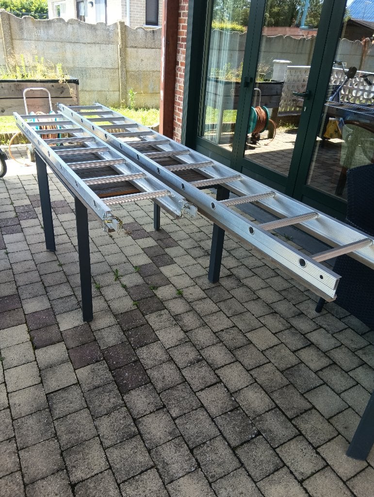 Dakladder Solide met nokhaak, Doe-het-zelf en Bouw, Steigers, Zo goed als nieuw, Overige typen, 2 tot 5 meter, Ophalen