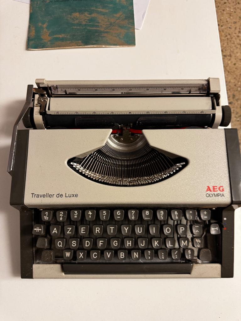 typemachine olympia traveller, Ophalen, Gebruikt