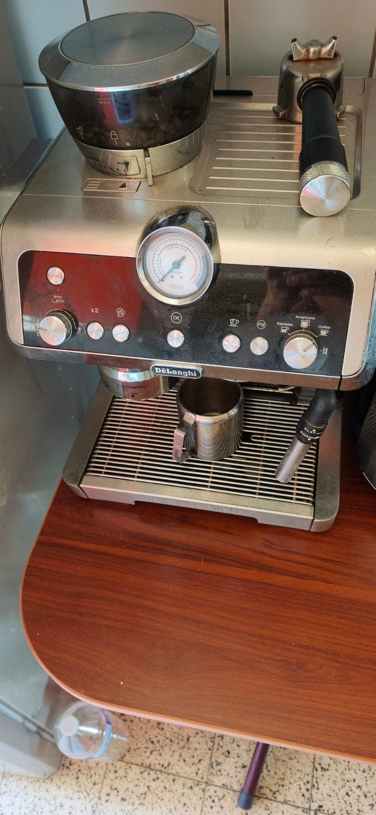 la spécialita Delonghi, Réservoir d'eau amovible, Combiné, 2 à 4 tasses, Enlèvement