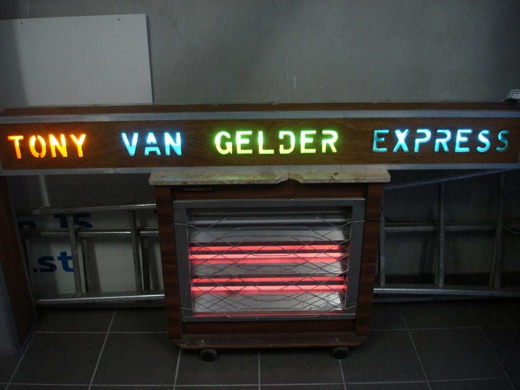 Vintage lichtbalk in hout met naam 1,80 m. lang., Musique & Instruments, Lumières & Lasers, Enlèvement, Utilisé, Lumières, Couleur