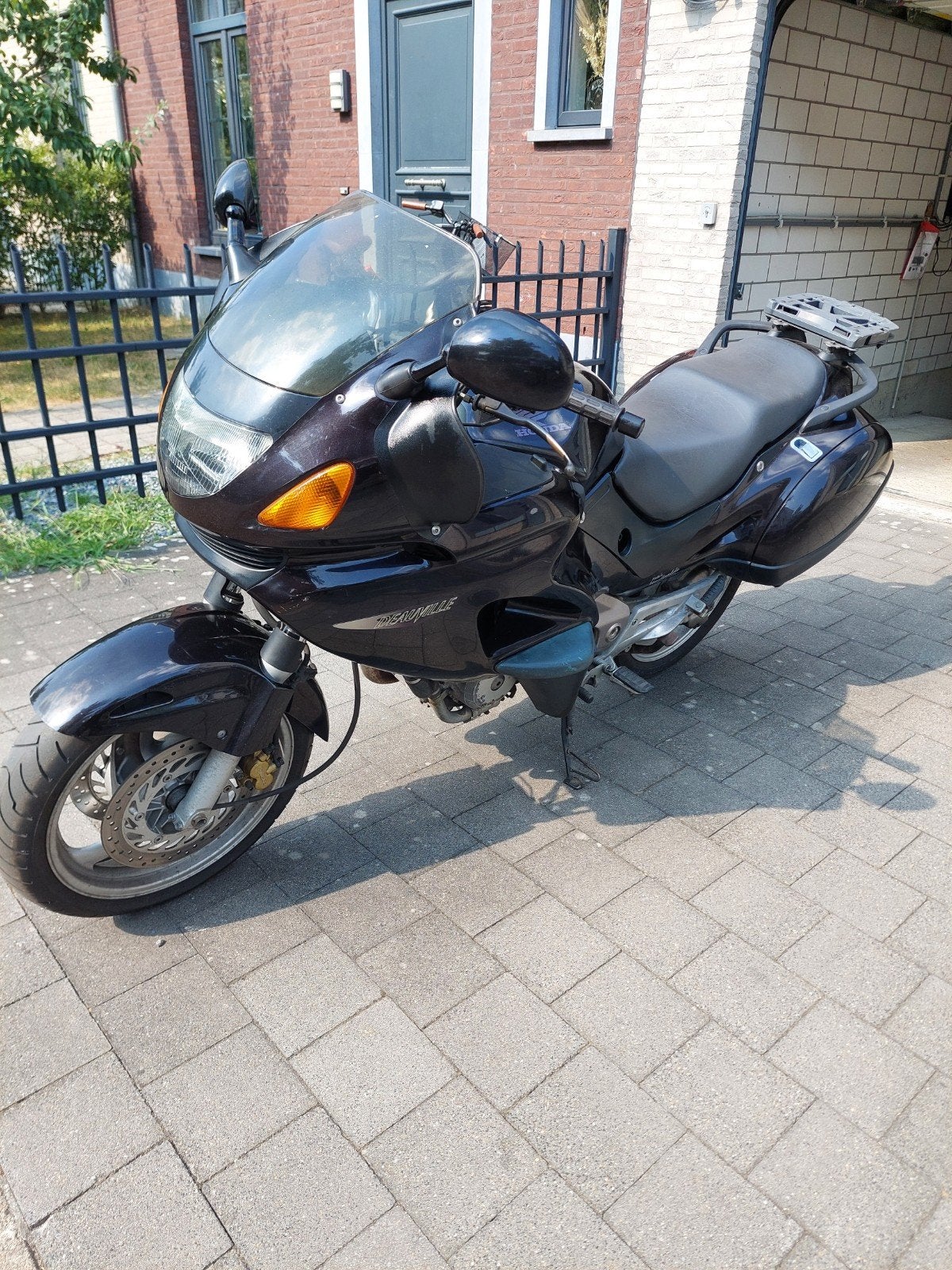 Honda Deauville 650, Particulier, Tourisme