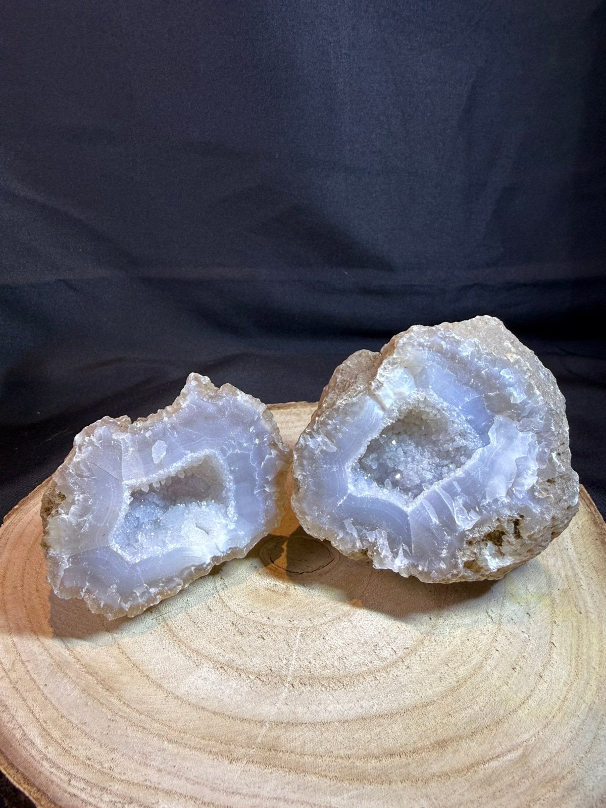 Natuurlijke bergkristalgeode uit India – 450 gram, Verzamelen, Mineralen en Fossielen, Ophalen of Verzenden, Mineraal
