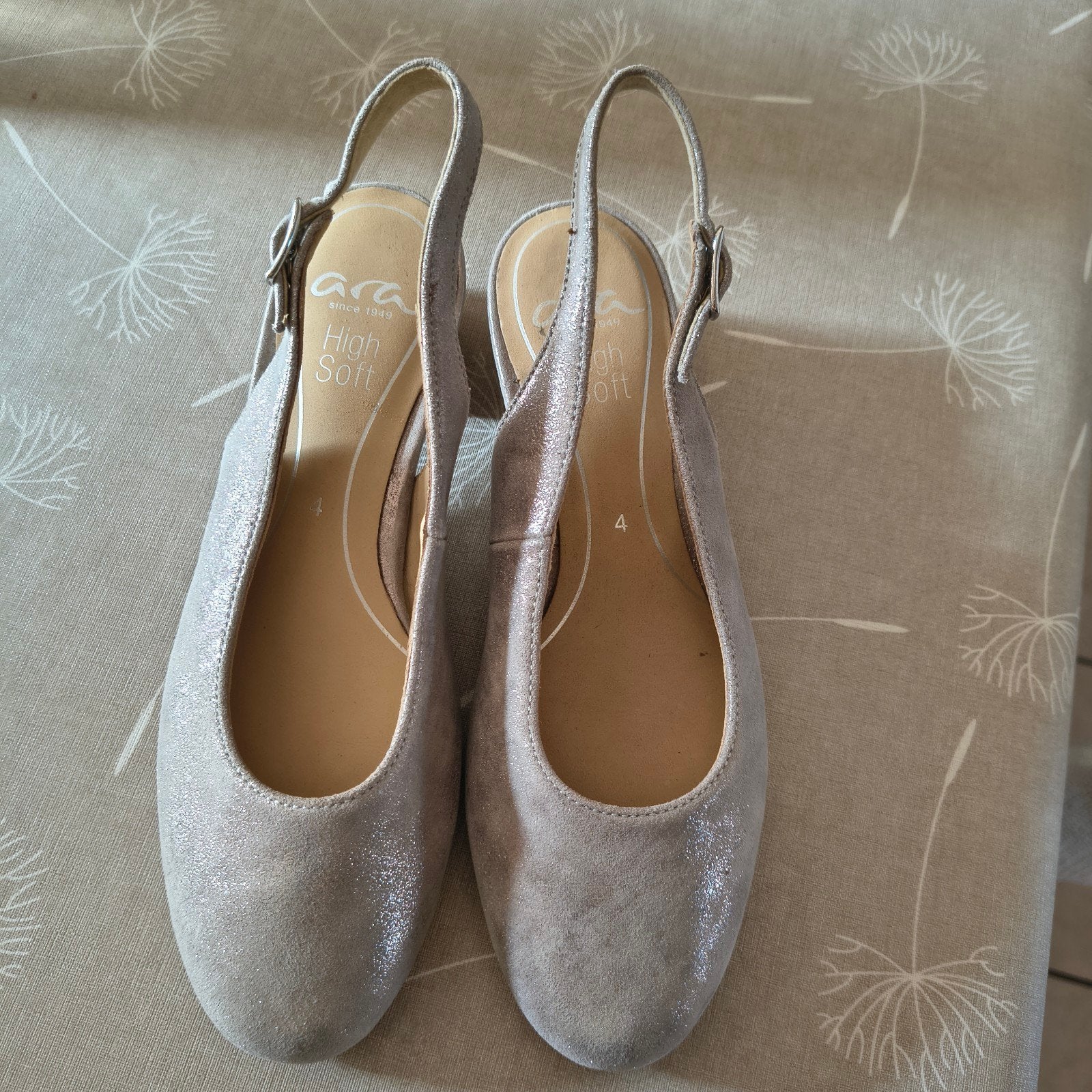 Schoenen Ara maat 4, Ophalen, Schoenen met lage hakken, Overige kleuren, Zo goed als nieuw