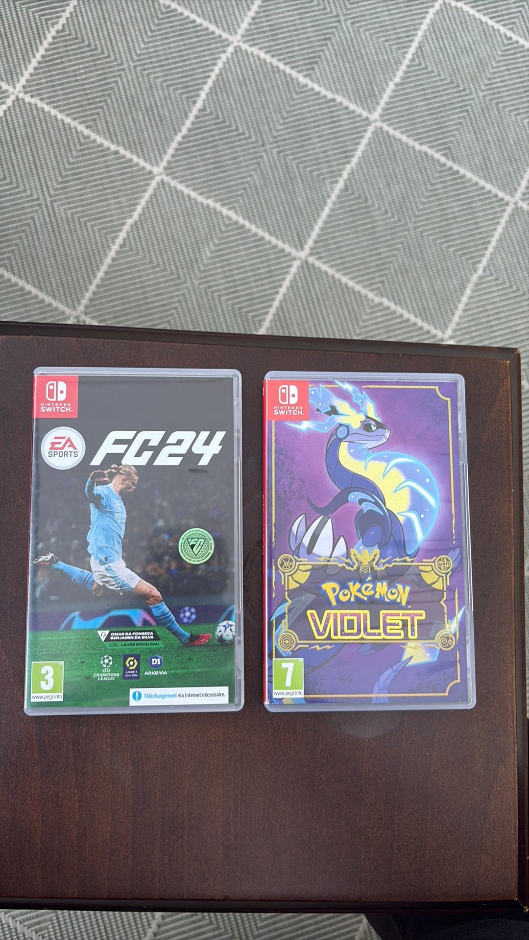 FC 24 en Pokemon VİOLET NINTENDO SWITCH, Games en Spelcomputers, Ophalen of Verzenden, Zo goed als nieuw