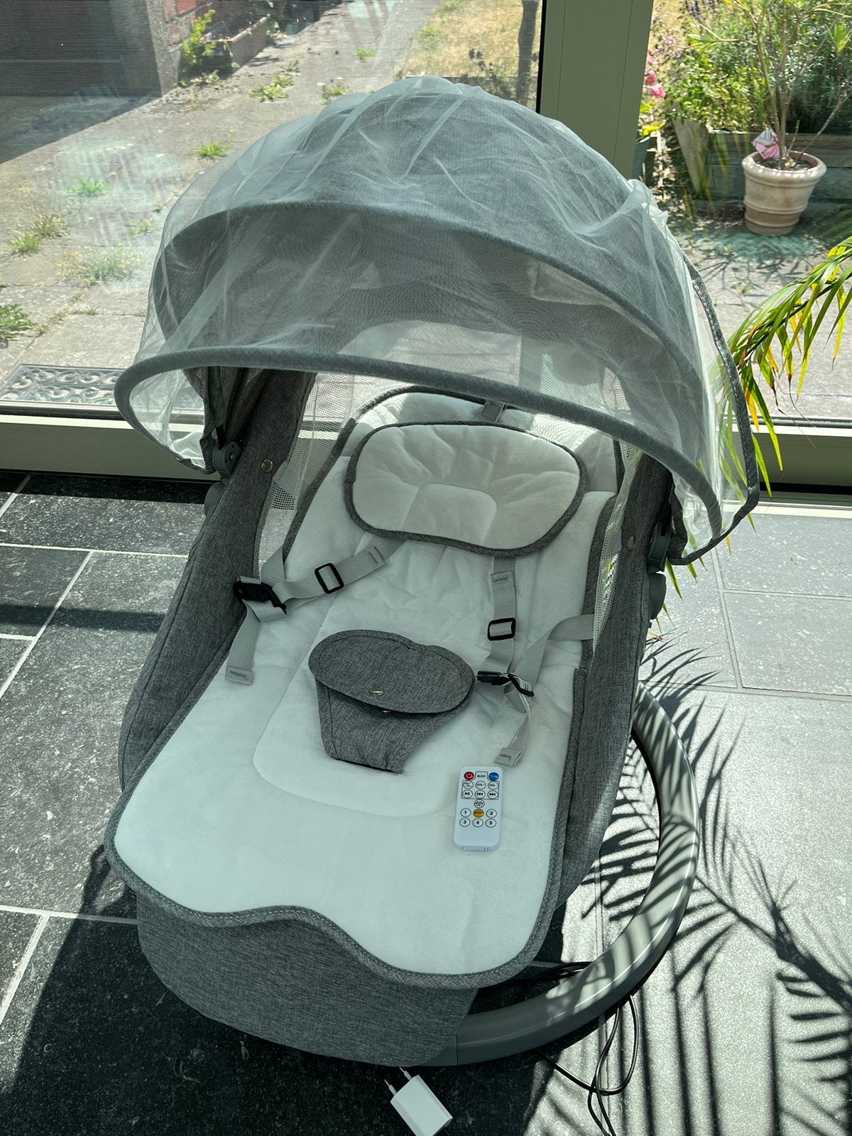 Elektrische baby wipstoel wipper, Schommelstoel, Met gordel(s) of riempje(s), Zo goed als nieuw, Ophalen