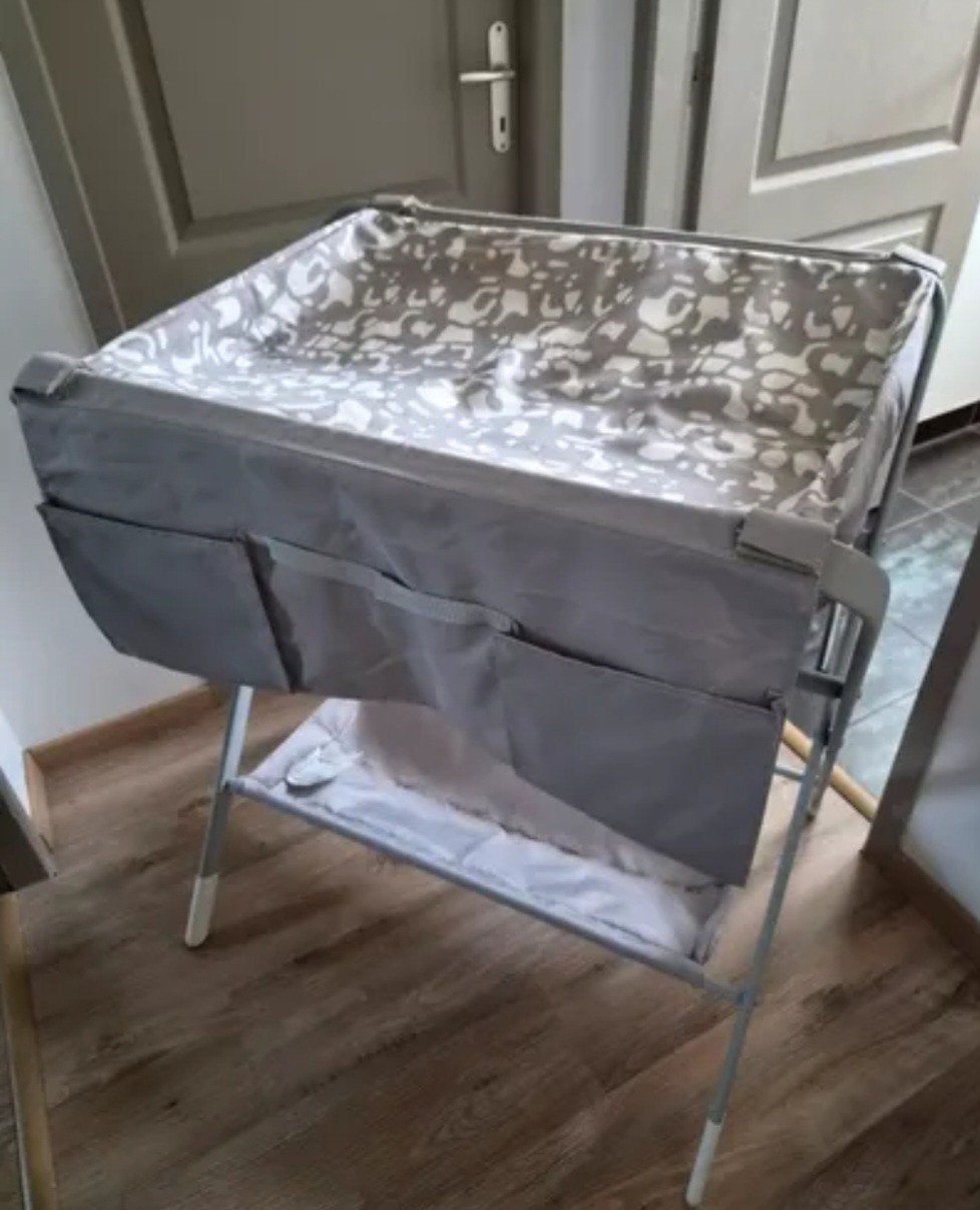 Table à langer pliante robuste IKEA en TB état, Maison & Meubles, Enlèvement