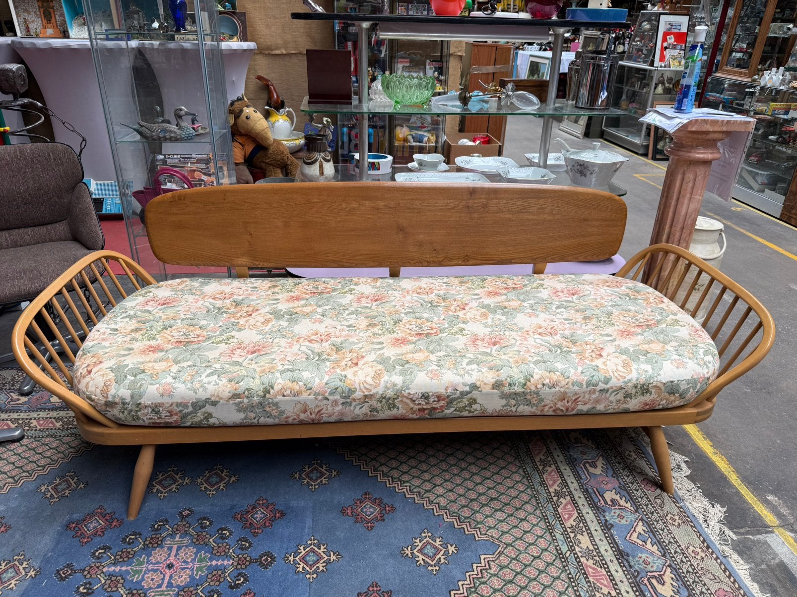 Canapé Ercol "Studio Couch" modèle 355, Ophalen