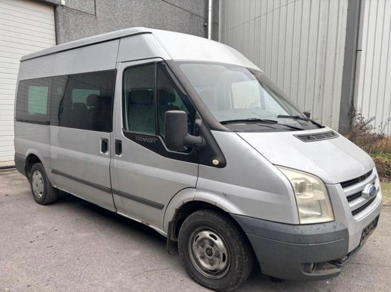 Ford Transit 9 places 2008 - 2.2TDCi - 199.703km, Auto's, Voorwielaandrijving, 4 deurs, Monovolume, Zwart