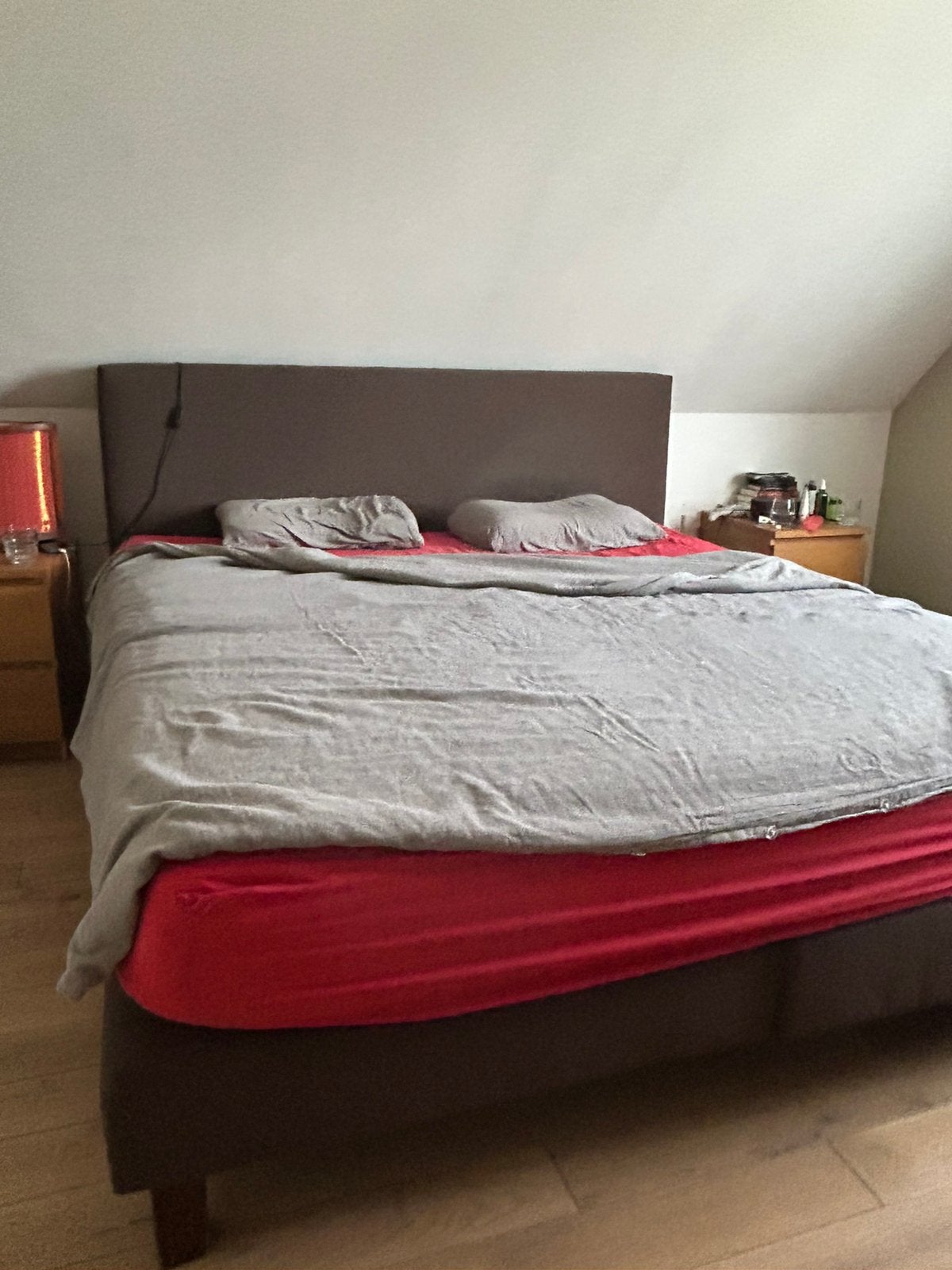 Gratis boxspring goede staat 180 op 200, Maison & Meubles, Brun, Enlèvement, Utilisé, 180 cm