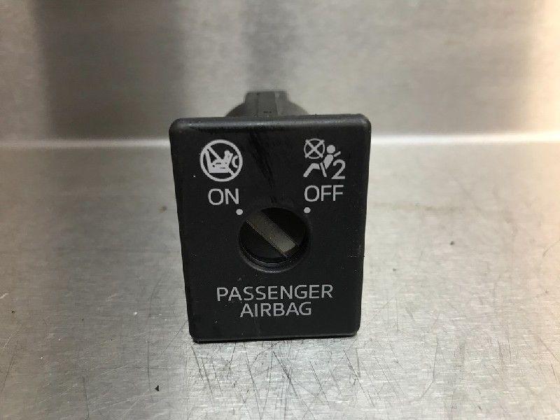 AIRBAGSLOT Mazda 3 (BM / BN) (01-2013/05-2019), Gebruikt, Mazda