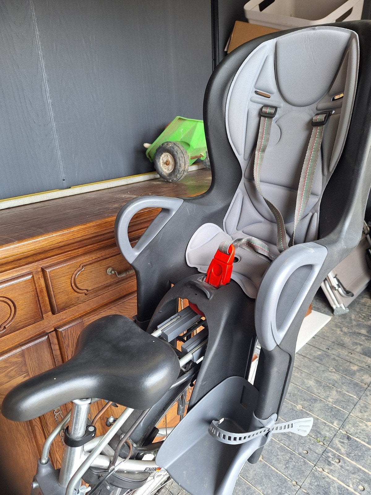 zeer goed kinderzitje achter op fiets, Fietsen en Brommers, Ophalen, Achterzitje, 9 t/m 36 kg, OK Baby