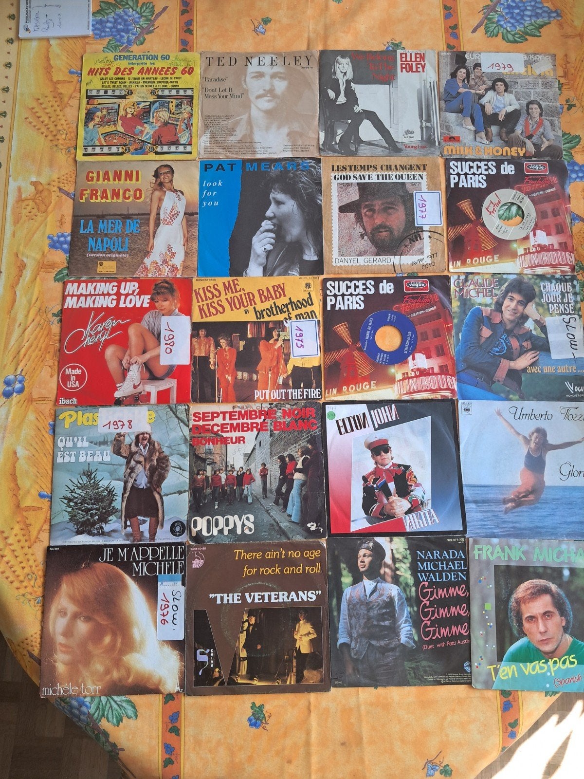 20 singles (45t plaatjes vinyl), Cd's en Dvd's, Ophalen