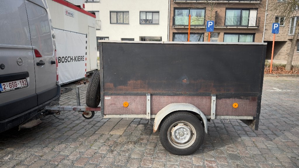 Gesloten enkelas aanhangwagen/bagagewagen met nieuwe as, Autos : Divers, Remorques, Utilisé, Enlèvement