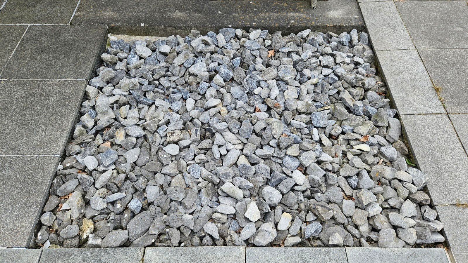 Blauwgrijze breuksteen / sierkeien (40 – 120 mm), Ophalen